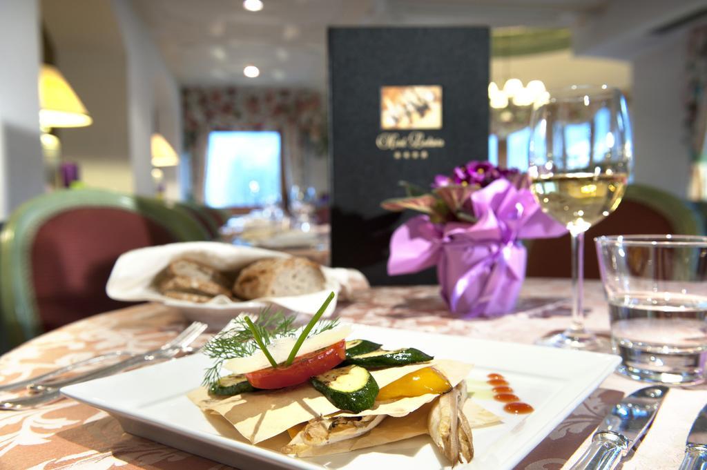 Hotel Ladinia Dolomites View Поцца-ди-Фасса Экстерьер фото