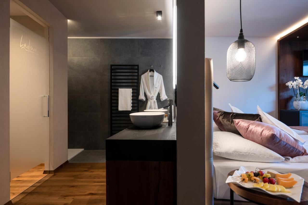 Hotel Ladinia Dolomites View Поцца-ди-Фасса Номер фото