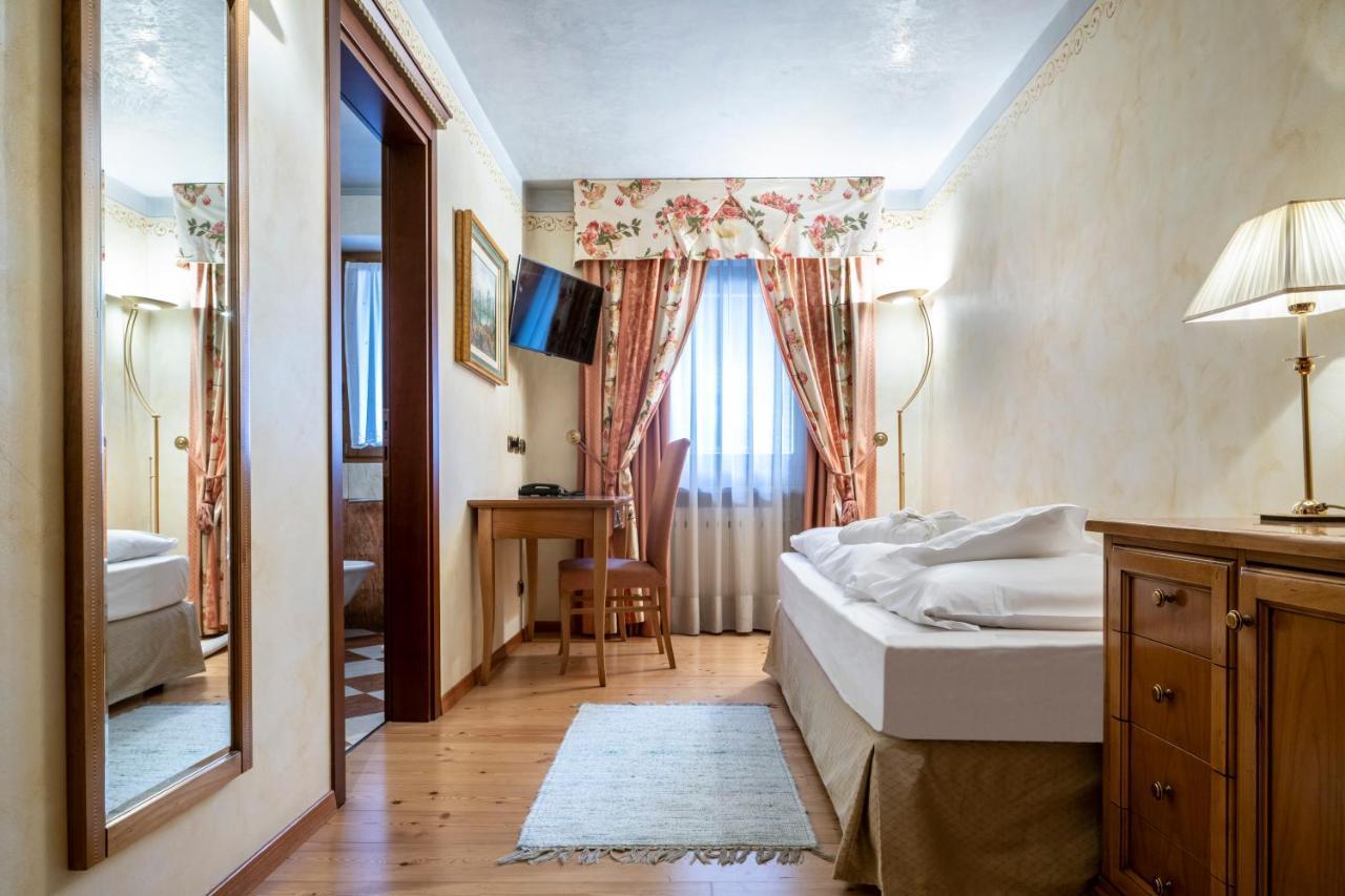 Hotel Ladinia Dolomites View Поцца-ди-Фасса Экстерьер фото