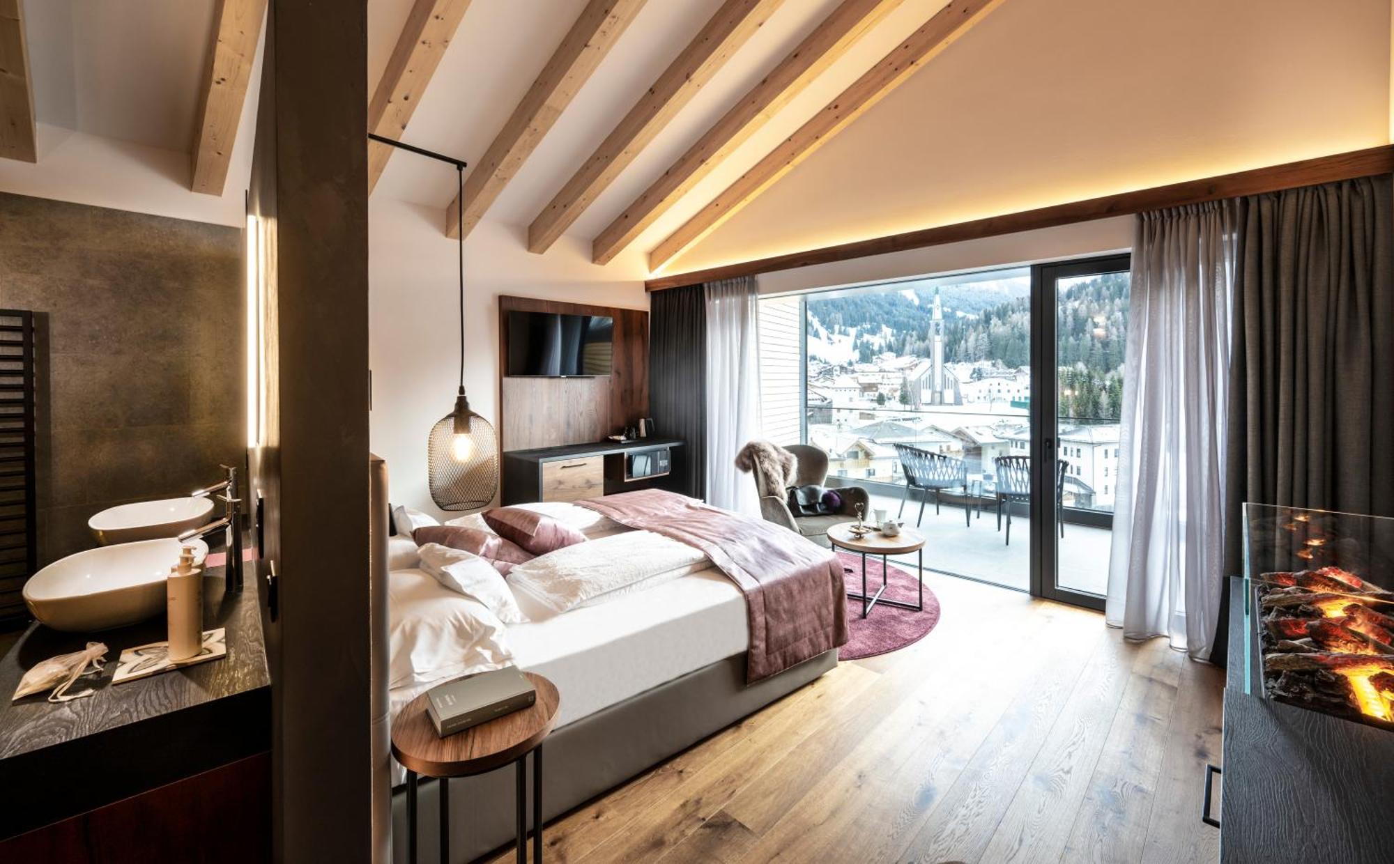 Hotel Ladinia Dolomites View Поцца-ди-Фасса Экстерьер фото
